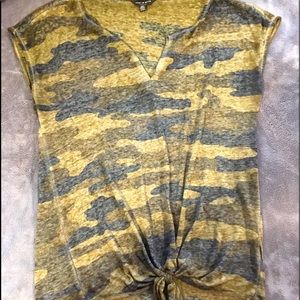 New with out tags Lucky brand camo top size medium.